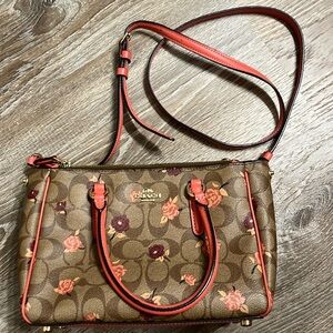 Beautiful Coach purse in great condition